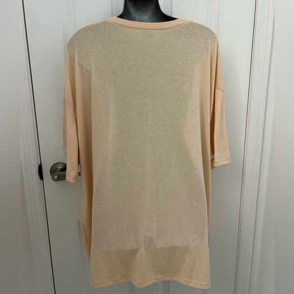 Oversized, Soft, Cream/Peach Los Angeles T-Shirt, Sz 4XL - Picture 3 of 6